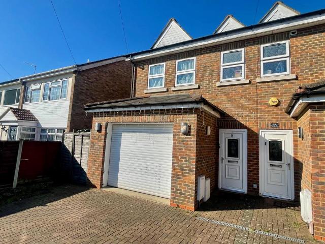 House for rent in Littleton Common, Spelthorne