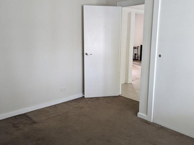 Room for rent in Hughesdale, Melbourne