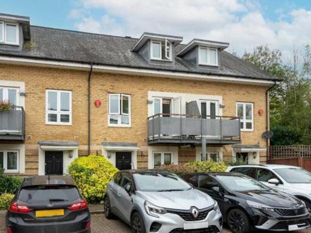 House for sale in Holywell Estate, North Watford