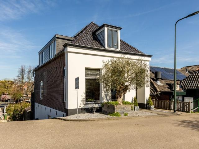 Woning te huur in Ammerstol, Zuid Holland