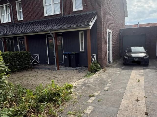 Woning te huur in Beneden-leeuwen, Gelderland