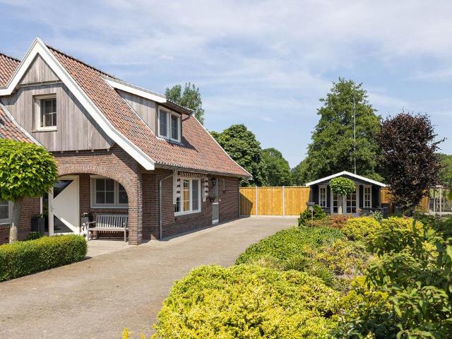 Woning te huur in Huizen, Noord Holland
