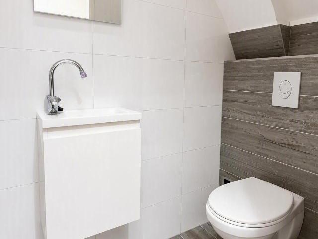 Woning te huur in Pernis, Zuid Holland
