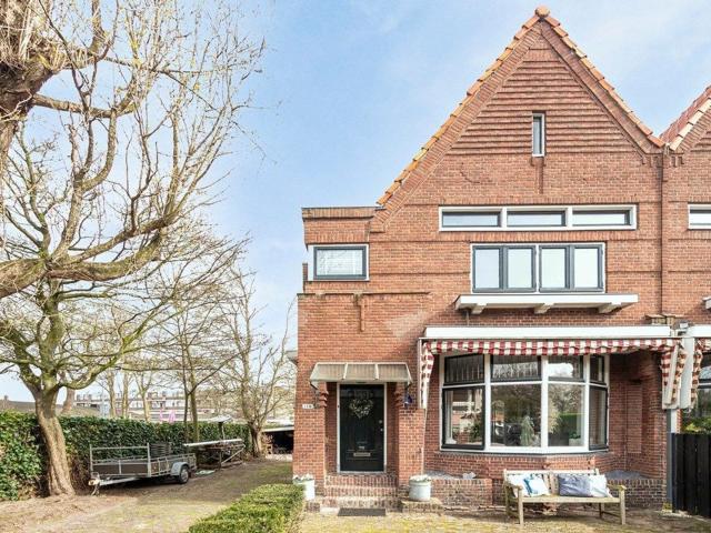 Landhuis te huur in Rotterdam, Overschie