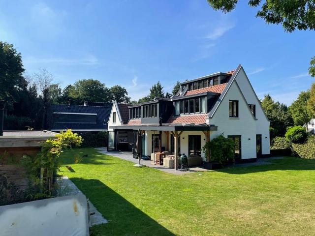 Woning te huur in Laren, Noord Holland
