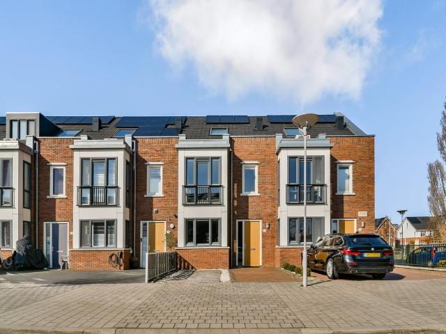 Woning te huur in Diemen, Noord Holland