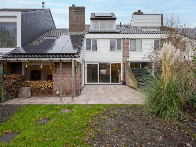 Woning te huur in Roelofarendsveen, Zuid Holland