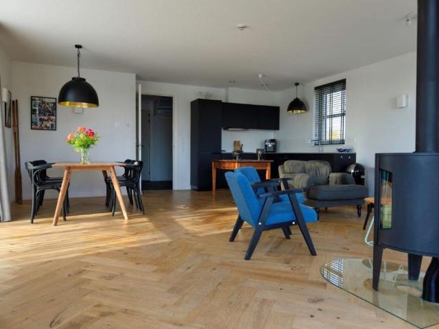 Woning te huur in Zwartewaal, Zuid Holland