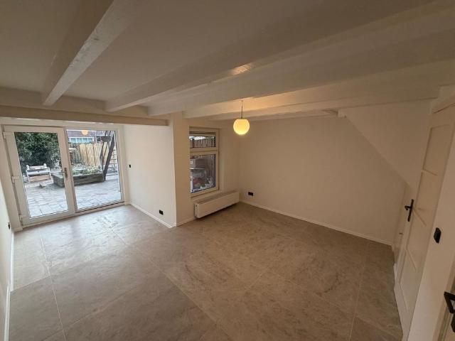 Woning te huur in Pernis, Zuid Holland