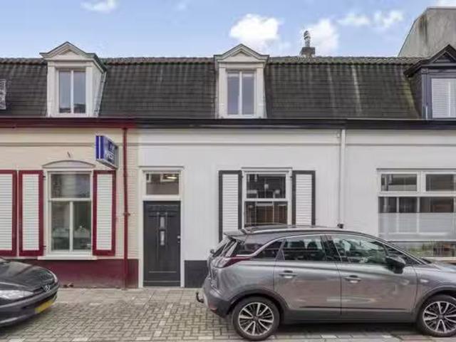 Landhuis te koop in Tilburg, Tilburg Centrum