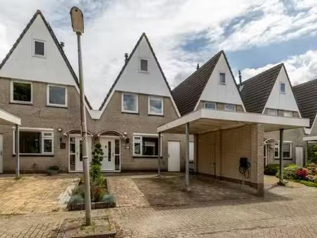 Woning te koop in Ommoord, Rotterdam