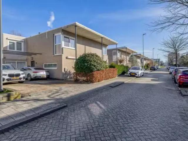 Woning te koop in Prinsenland, Rotterdam