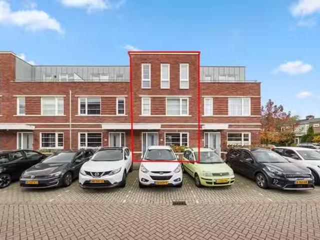 Woning te koop in Velden, Den Haag