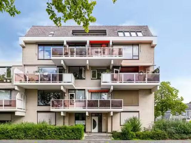 Woning te koop in Ommoord, Rotterdam