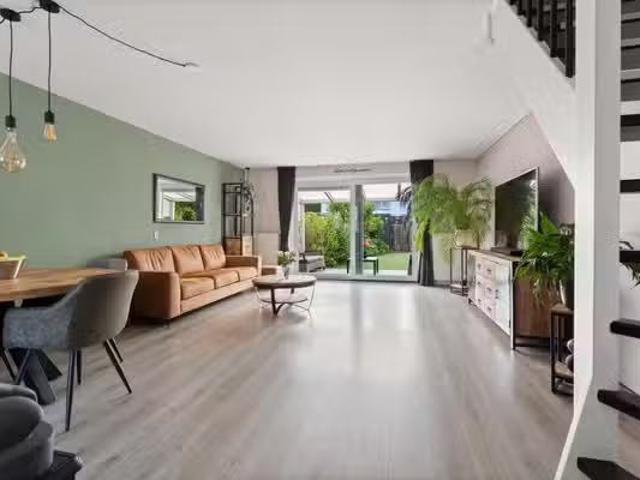 Woning te koop in Bloemenbuurt, Zuid Holland