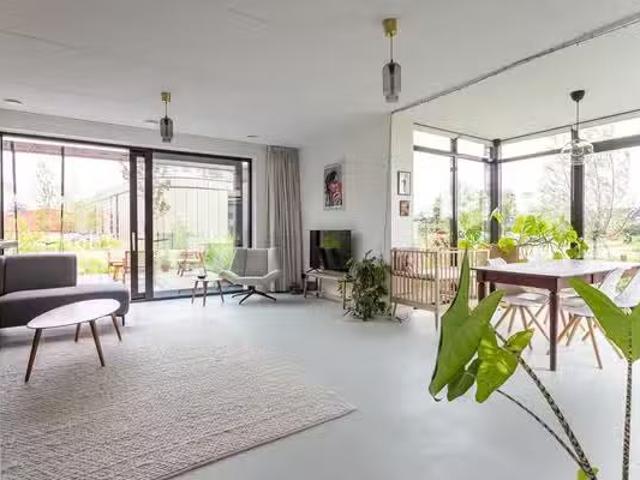 Woning te koop in Loosduinen, Zuid Holland