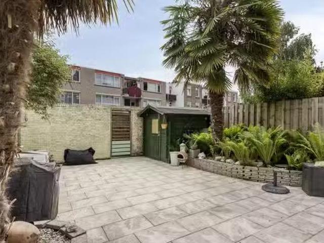 Woning te koop in Laak, Zuid Holland