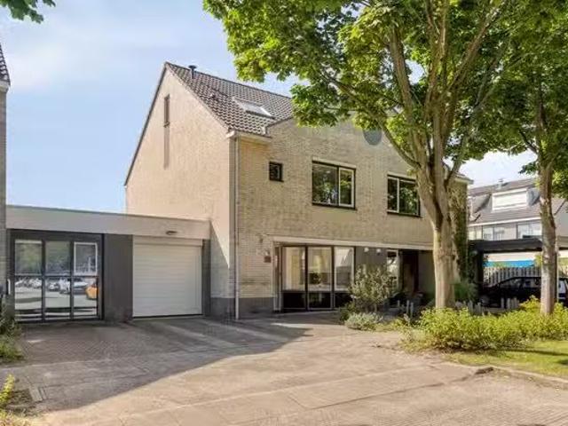 Woning te koop in Landgoederenbuurt, Almere-haven