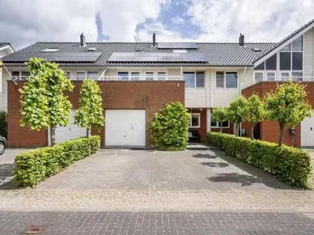 Landhuis te koop in Vlaardingen, Oranjebuurt