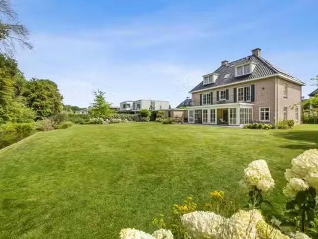 Woning te koop in Loosduinen, Zuid Holland