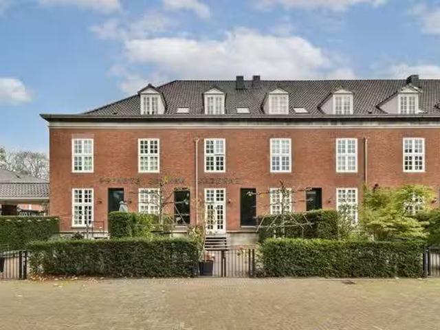 Woning te koop in Loosduinen, Zuid Holland