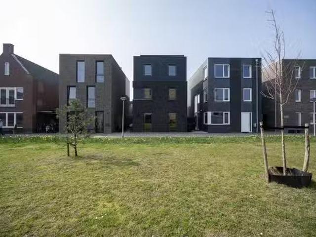 Woning te koop in Literatuurwijk, Almere-haven