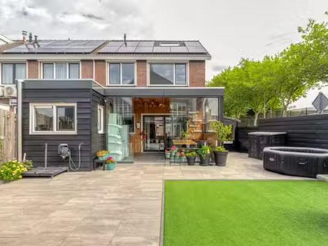 Woning te koop in Ouddorp, Zuid Holland