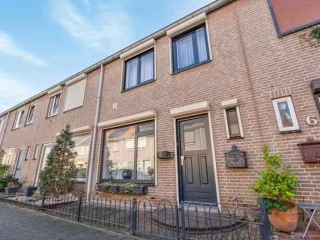 Woning te koop in Schrijversbuurt, Leiden