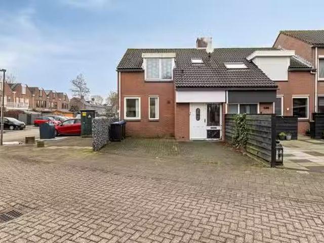 Woning te koop in Ommoord, Rotterdam