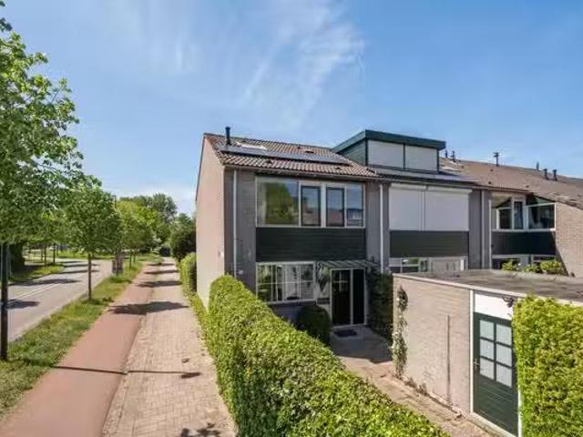 Landhuis te koop in Vlaardingen, Nieuw Sluis