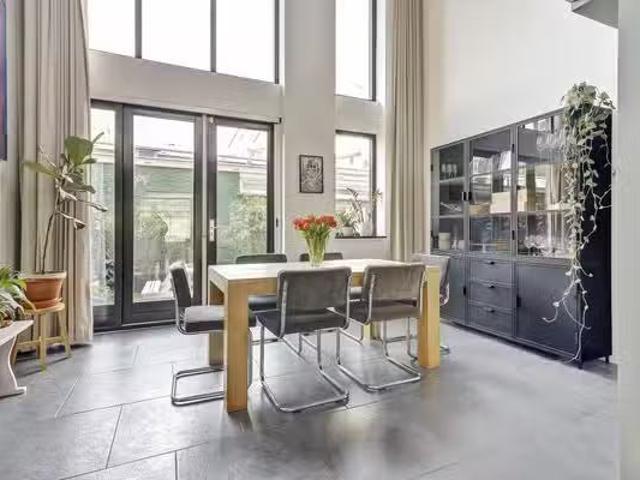Woning te koop in Charlois, Rotterdam