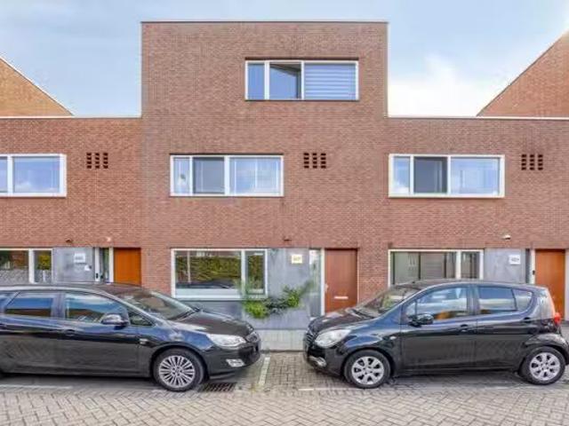 Woning te koop in Charlois, Rotterdam