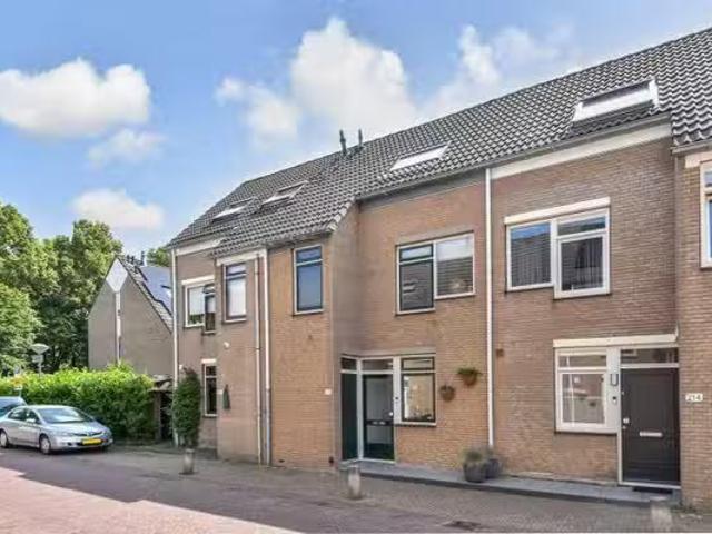 Woning te koop in Loosduinen, Zuid Holland