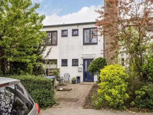 Landhuis te koop in Vlaardingen, Oostwijk