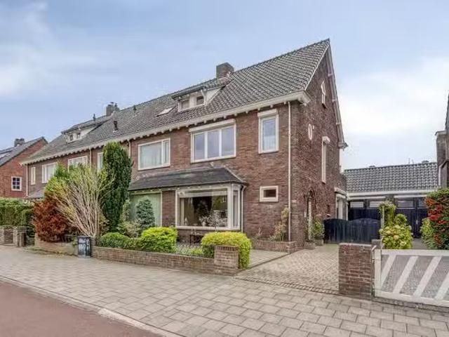Woning te koop in Stratum, Acht