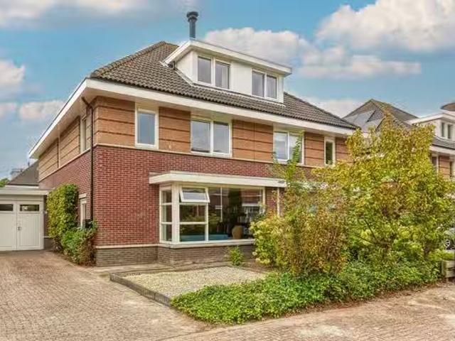 Woning te koop in Loosduinen, Den Haag