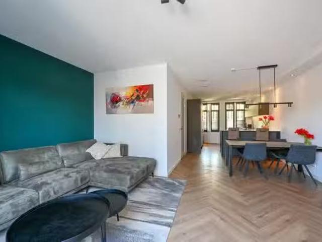 Woning te koop in Loosduinen, Zuid Holland