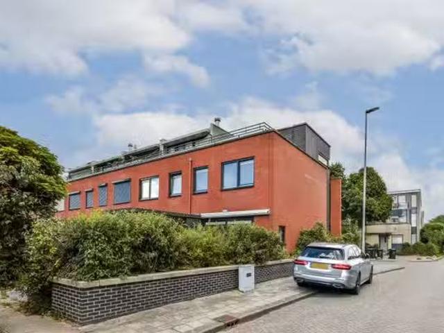 Woning te koop in Ommoord, Rotterdam