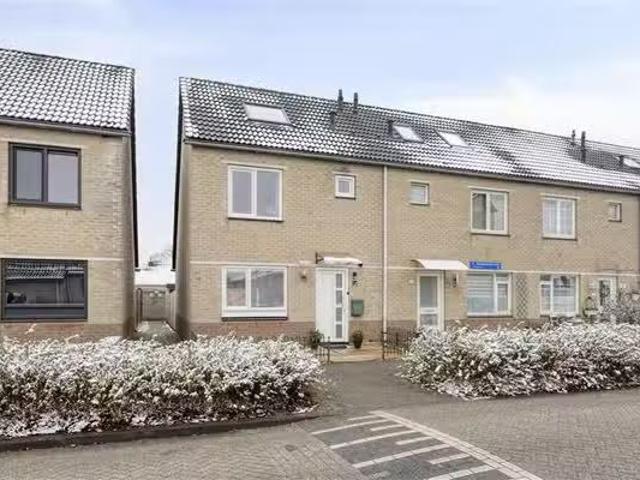 Woning te koop in Tussen de Vaarten, Almere-haven
