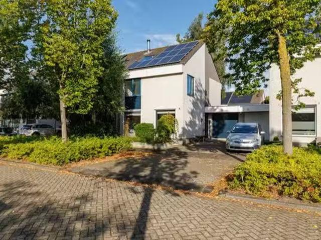 Woning te koop in Tussen de Vaarten, Almere-haven