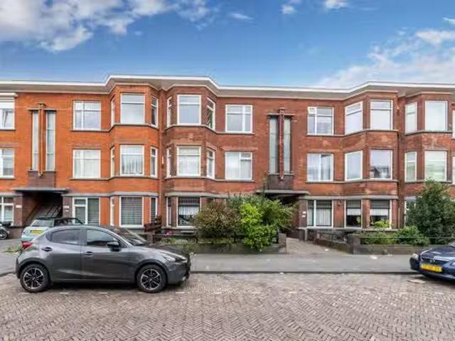 Landhuis te koop in Den Haag, Vooruit II