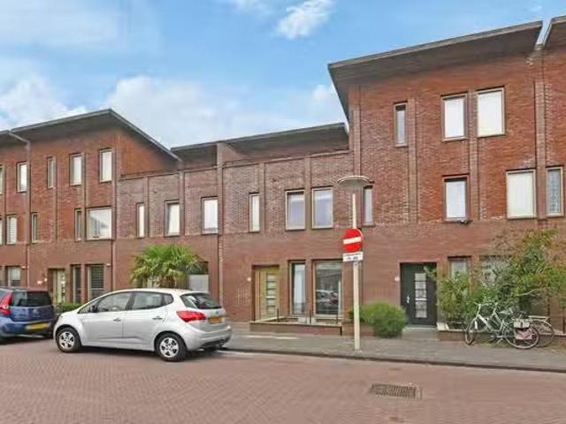 Woning te koop in Laak, Zuid Holland