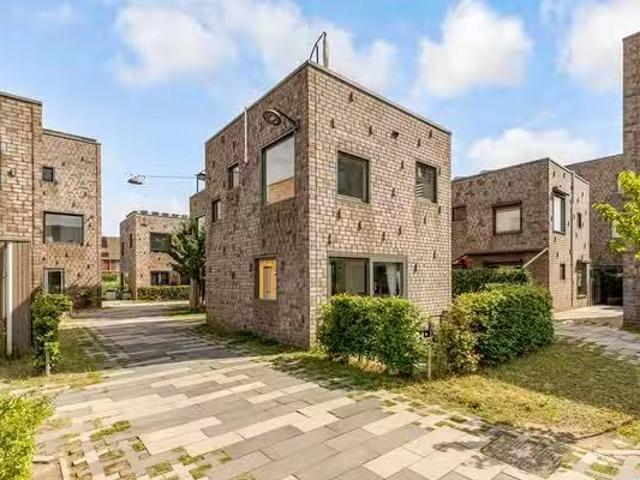 Woning te koop in Literatuurwijk, Almere-haven
