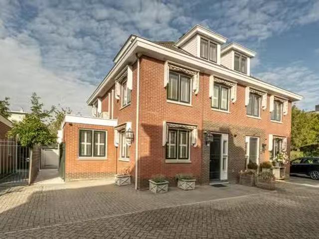 Woning te koop in Stationsbuurt, Den Haag