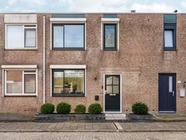 Woning te koop in Tussen de Vaarten, Almere-haven