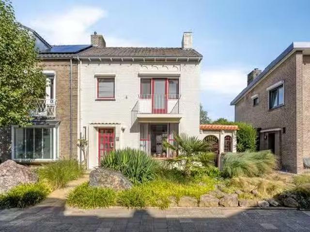 Woning te koop in Amby, Limburg