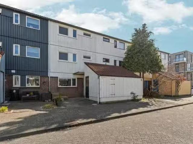 Woning te koop in Verzetswijk, Almere-haven