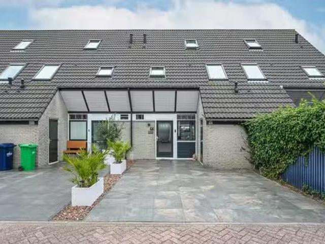 Woning te koop in Loosduinen, Den Haag