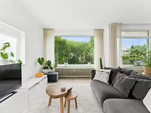 Woning te koop in Ommoord, Rotterdam