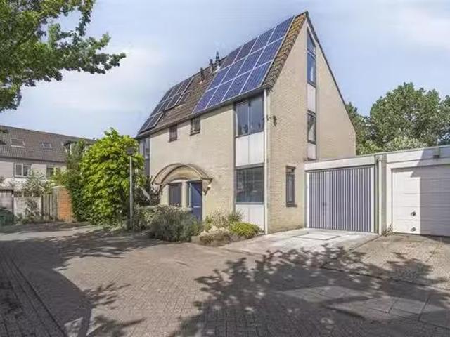 Landhuis te koop in Almere, Tussen de Vaarten
